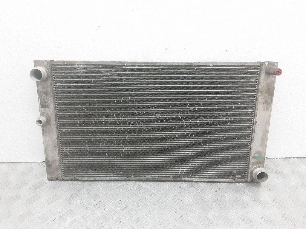 Jahutusvedeliku radiaator – BMW 5-seeria E60 E61 (2004-2010)