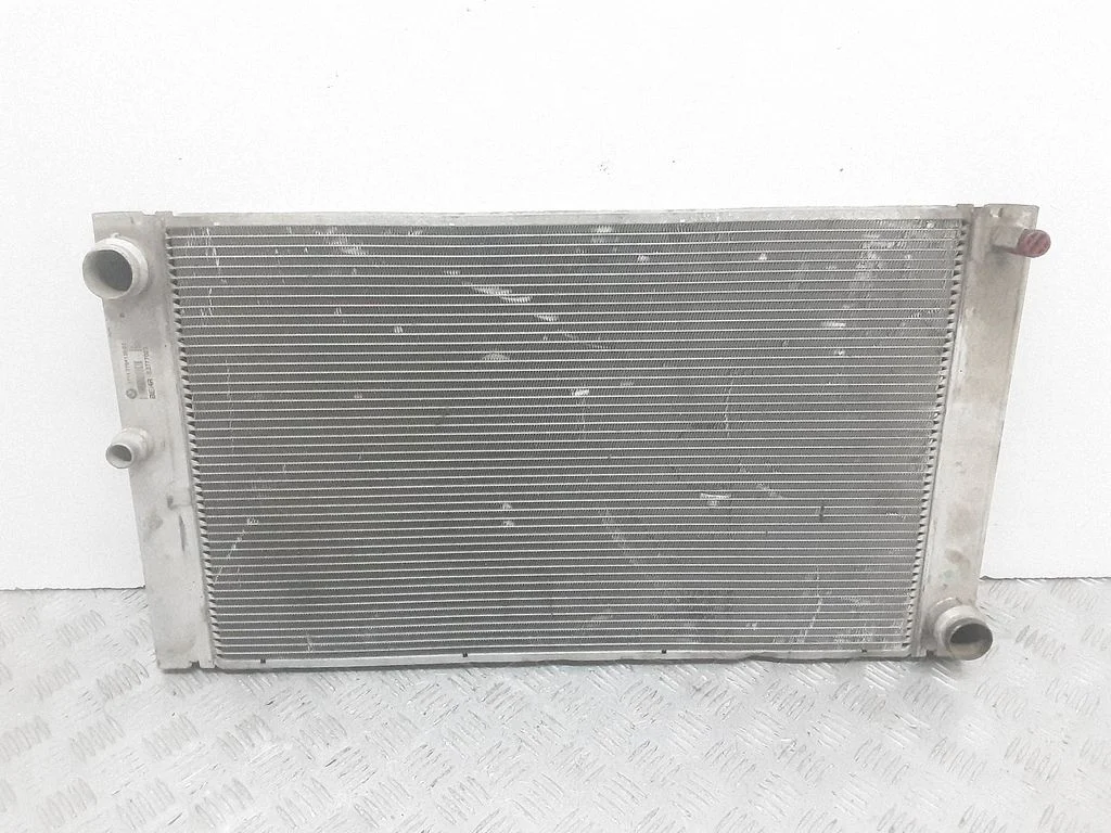 Jahutusvedeliku radiaator 7795138