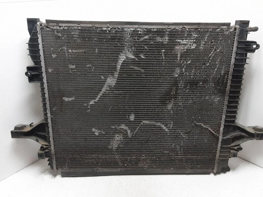 Jahutusvedeliku radiaator 31305170