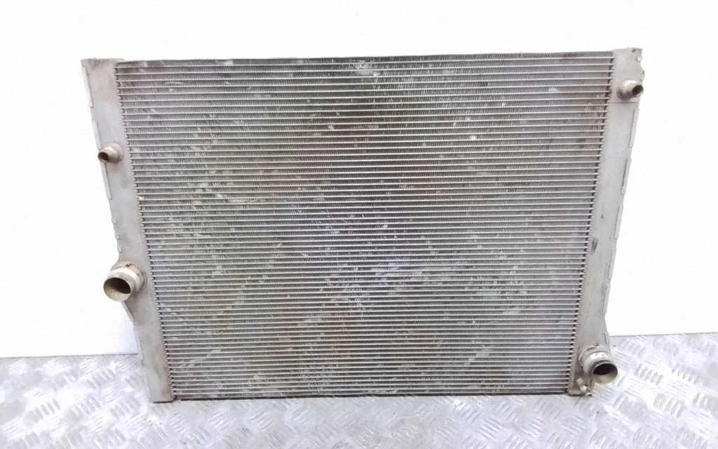 Coolant radiator – BMW 7 Series F01 F02 F03 F04 (2008-2016)