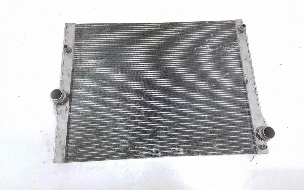 Coolant radiator – BMW 7 Series F01 F02 F03 F04 (2008-2016)