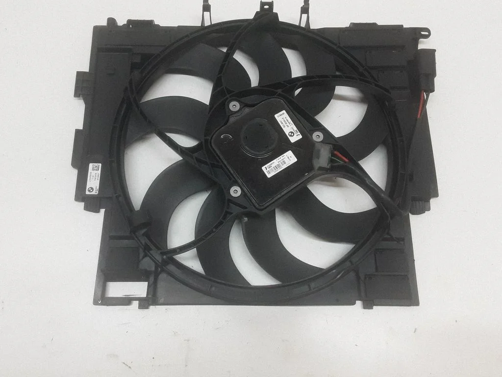 Elektriline radiaatori jahutusventilaator – BMW 5-seeria F10 F11 (2009-2016)