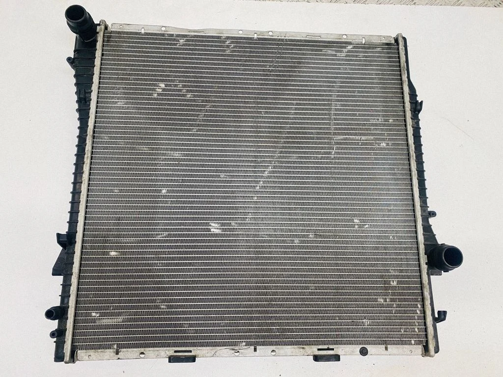 Jahutusvedeliku radiaator 60787A