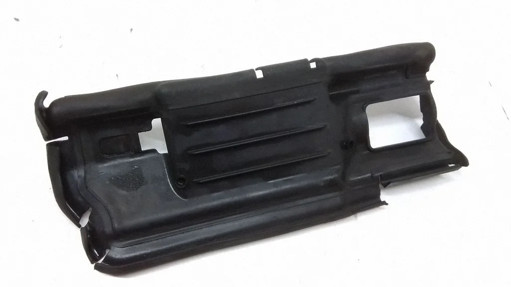 Intercooler air guide/duct channel 31217065
