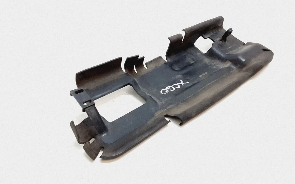 Intercooler air guide/duct channel 30764567