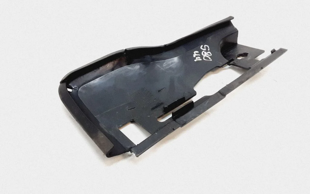 Intercooler air guide/duct channel 30698967