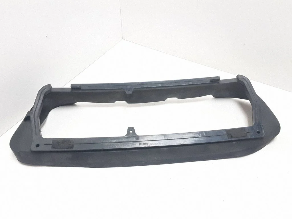 Intercooler air guide/duct channel 8662726