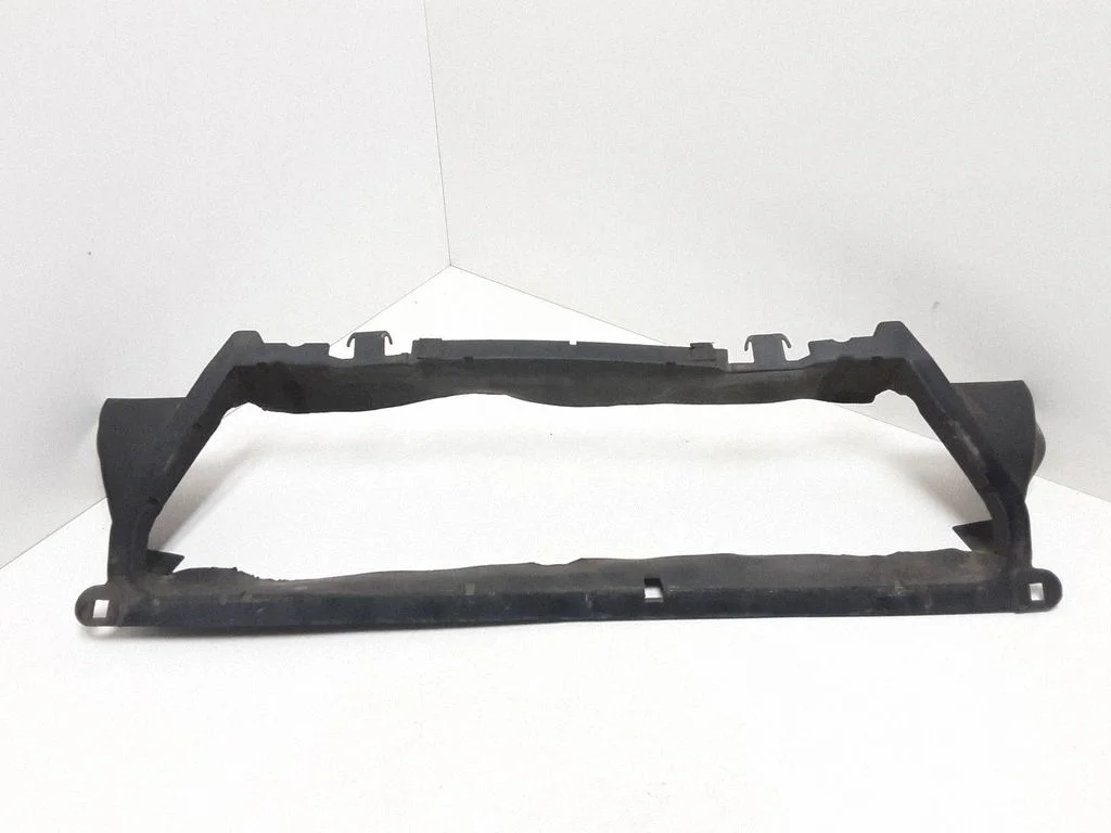 Intercooler air guide/duct channel 8643543