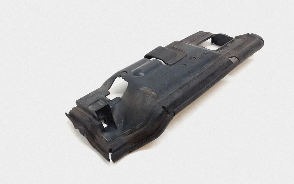 Intercooler air guide/duct channel 31323499