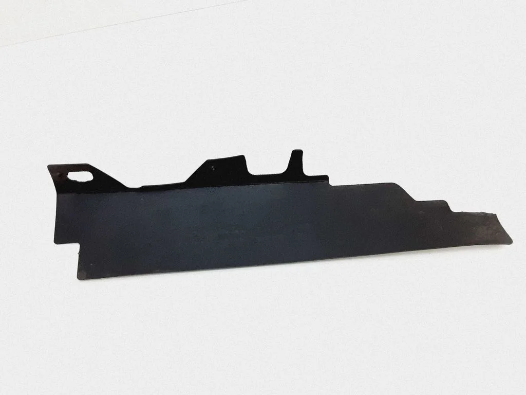 Intercooler air guide/duct channel DS738A211
