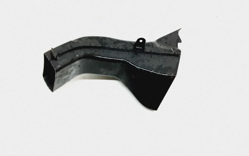Intercooler air guide/duct channel 7432628