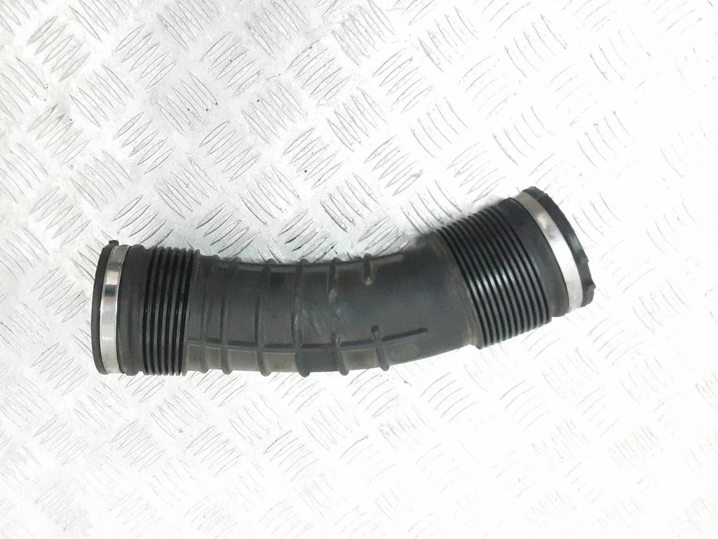 Vahejahuti voolik (-ud)/ toru (-d) 6898050