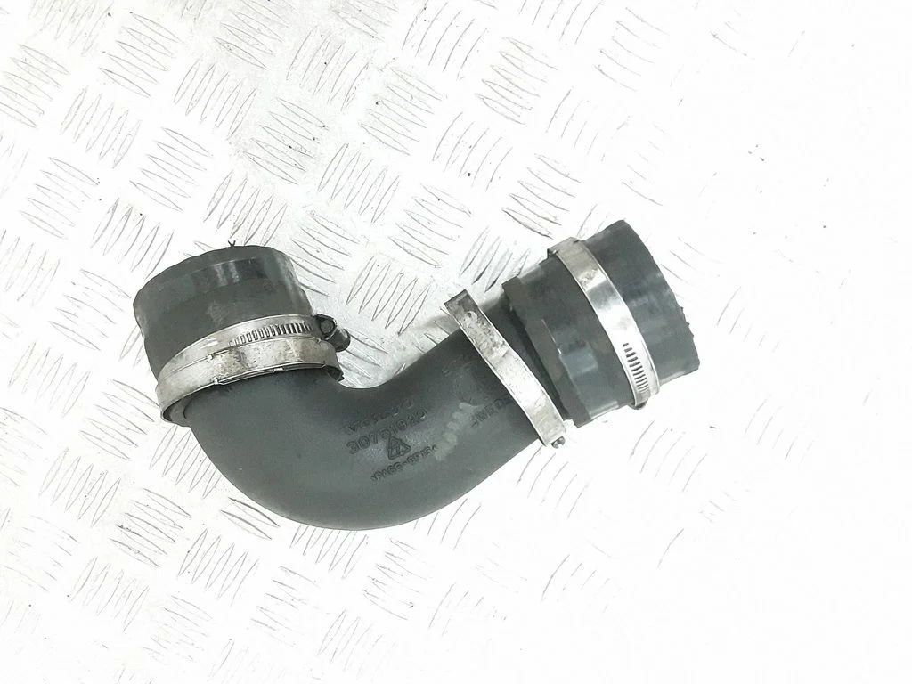 Vahejahuti voolik (-ud)/ toru (-d) 30751920