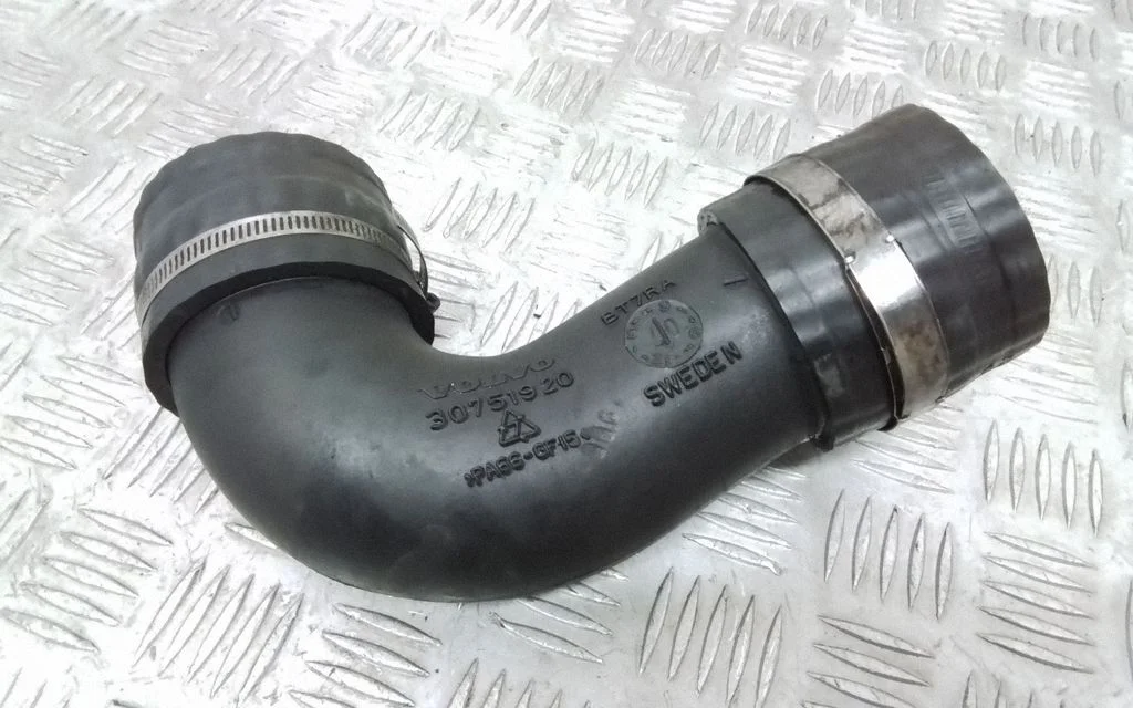 Vahejahuti voolik (-ud)/ toru (-d) 30751920