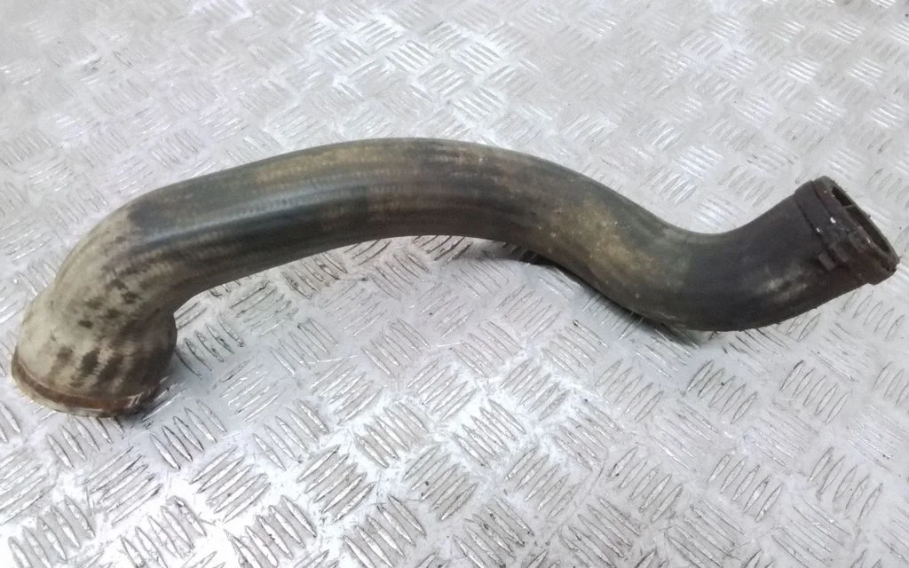 Wąż / rura intercoolera – przód