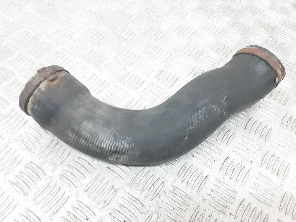 Intercooler hose/pipe – front