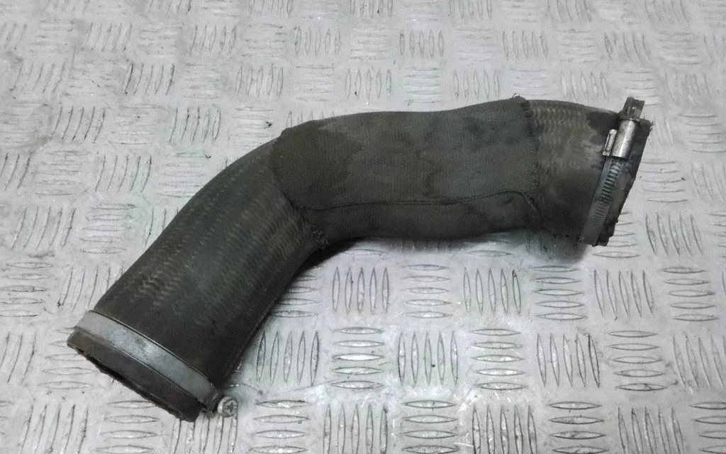 Wąż / rura intercoolera 31338543