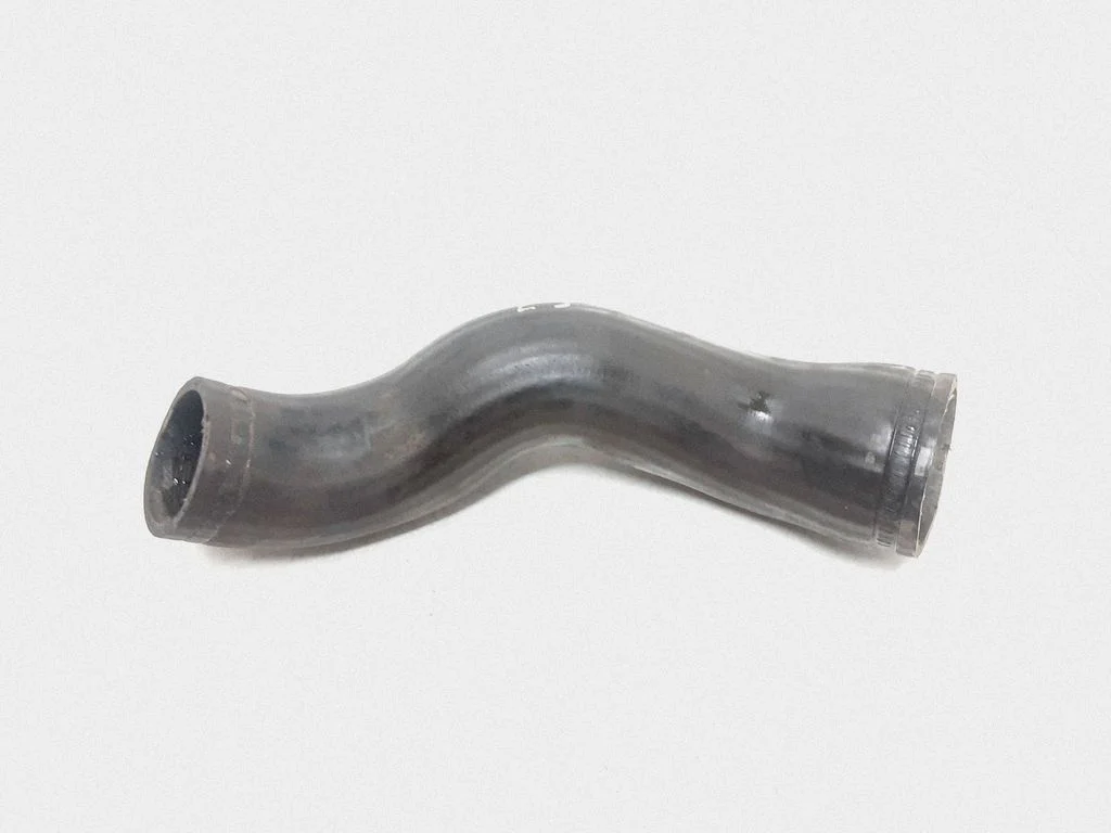 Vahejahuti voolik (-ud)/ toru (-d) 30680218