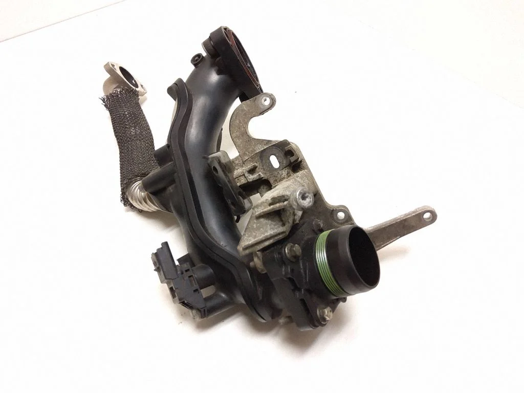 Vahejahuti voolik (-ud)/ toru (-d) – Volvo V40 (2012-2019)