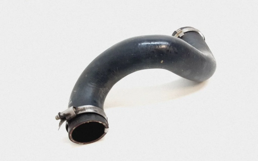 Intercooler hose/pipe – Land Rover Discovery 3 - LR3 (2005-2009)