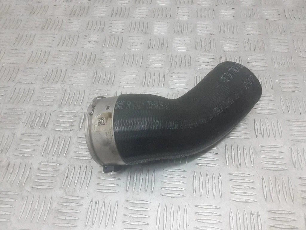 Vahejahuti voolik (-ud)/ toru (-d) 31338545
