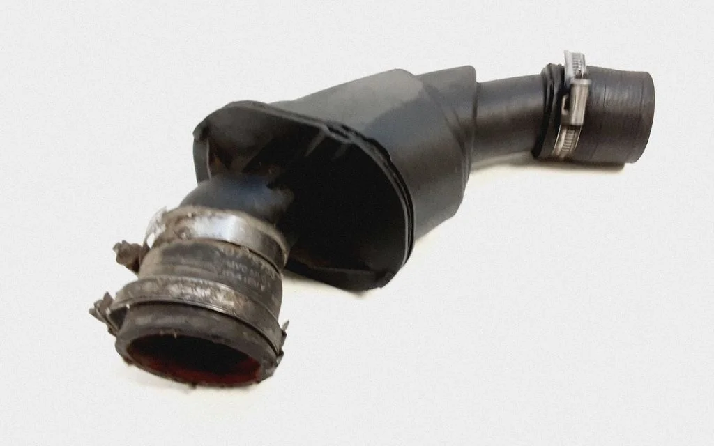 Vahejahuti voolik (-ud)/ toru (-d) – Volvo S80 (2007-2013)