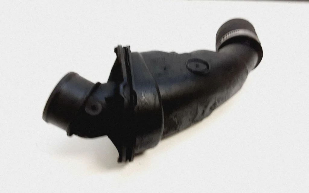 Vahejahuti voolik (-ud)/ toru (-d) – Volvo V70 (2008-2013)