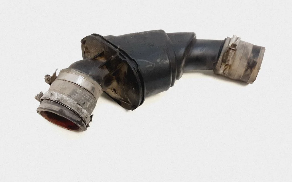 Vahejahuti voolik (-ud)/ toru (-d) – Volvo S80 (2007-2013)