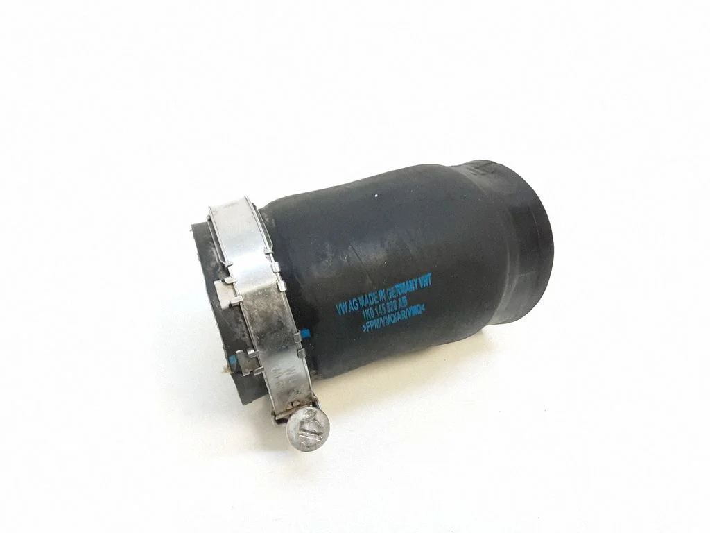 Vahejahuti voolik (-ud)/ toru (-d) 1K0145828AB