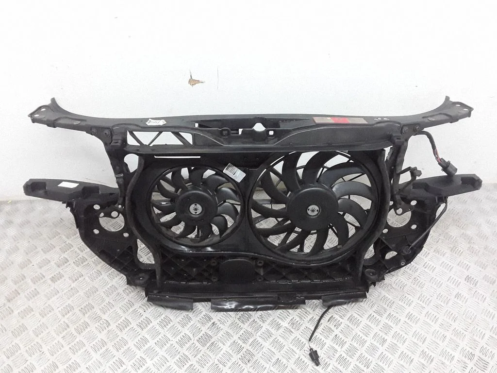 Radiatoru panelis 8E0805594B