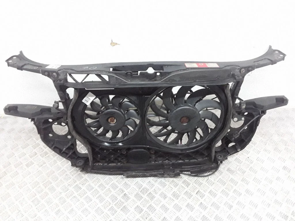 Radiatoru panelis 8E0805594B