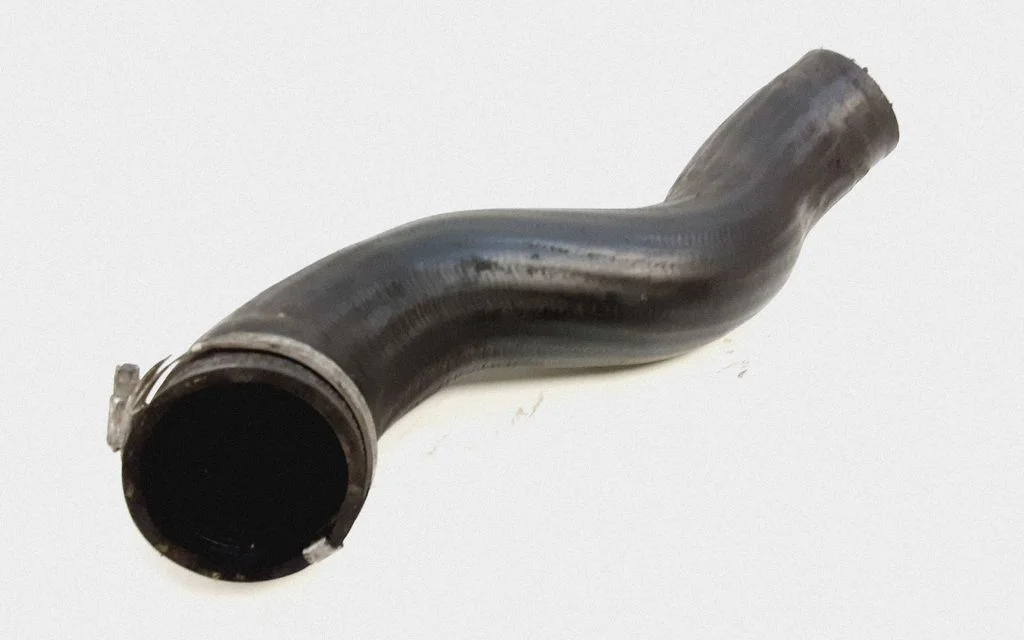 Intercooler hose/pipe – Volvo V70 (2005-2008)