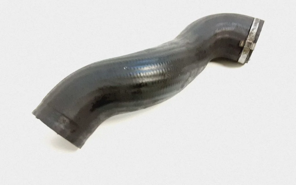 Intercooler hose/pipe – Volvo V70 (2005-2008)