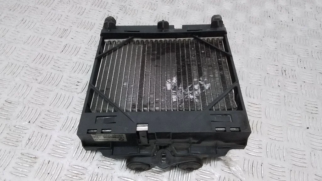 Mootoriõli radiaator – BMW 7-seeria F01 F02 F03 F04 (2008-2016)