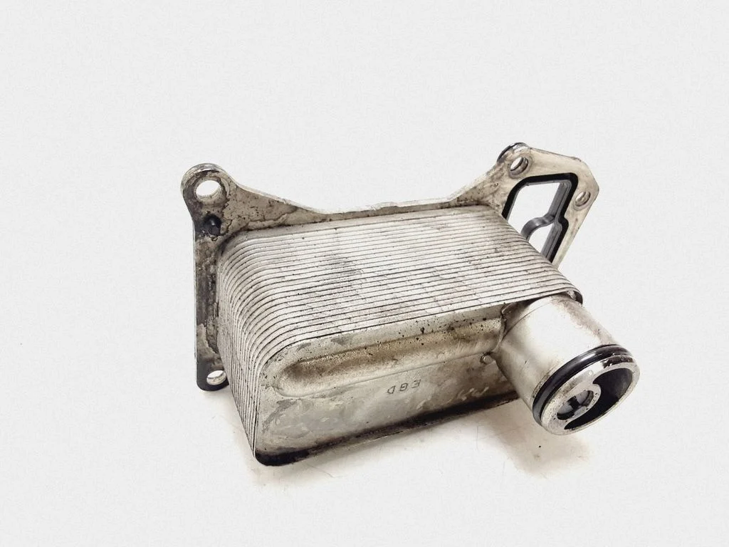 Engine oil radiator 7808437