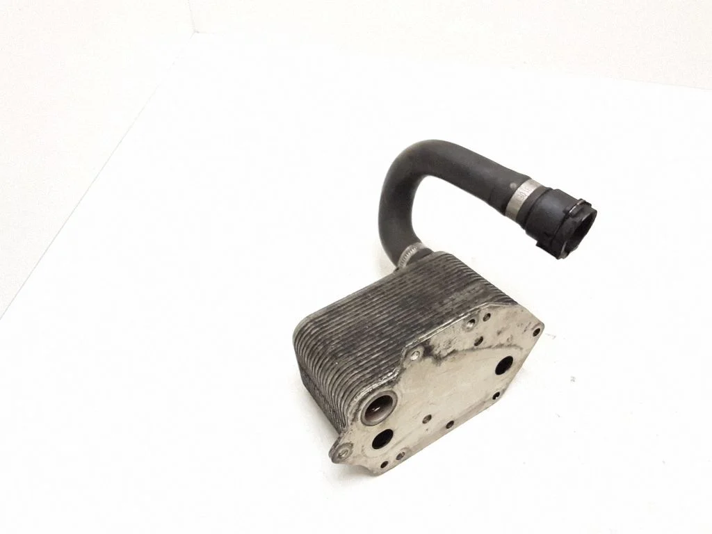 Engine oil radiator 47028