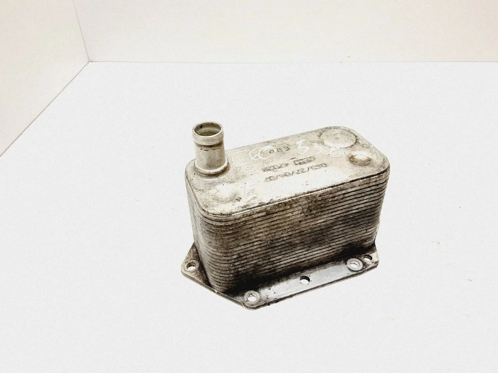 Engine oil radiator 47028
