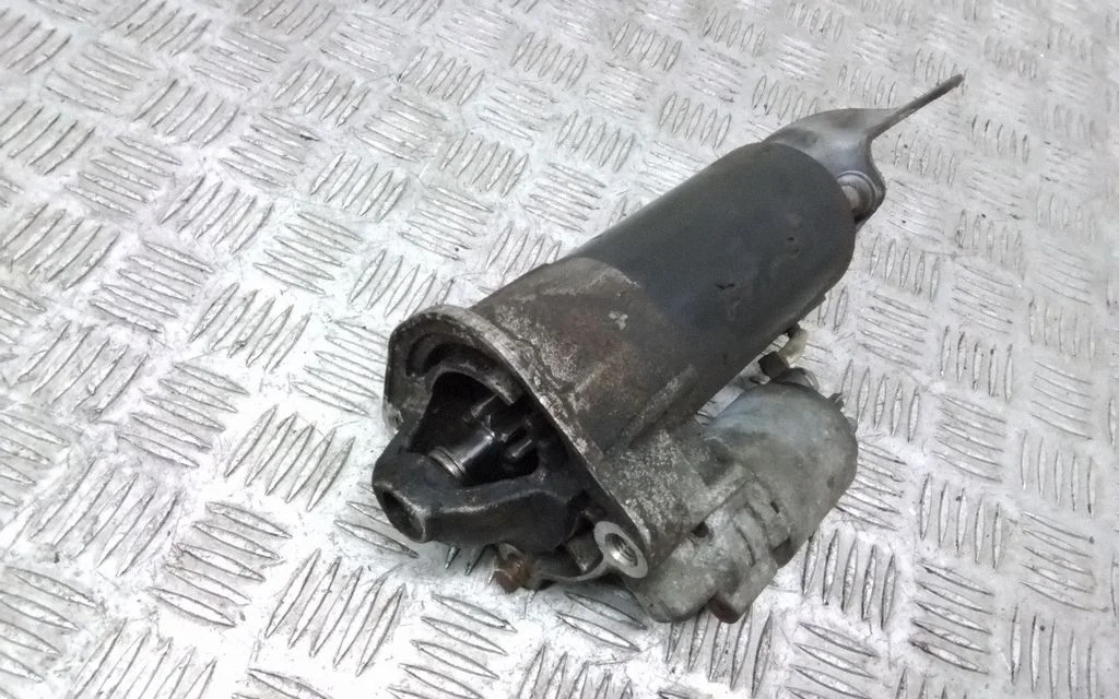 Starter motor – front