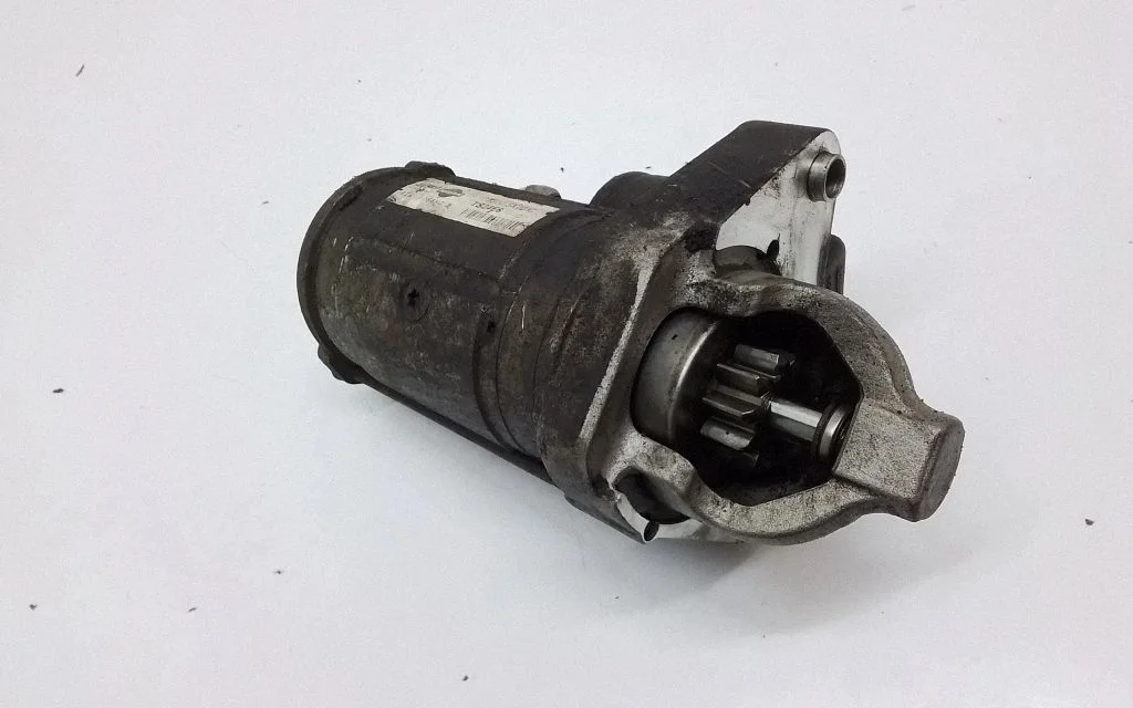 Starter motor 233005X20C