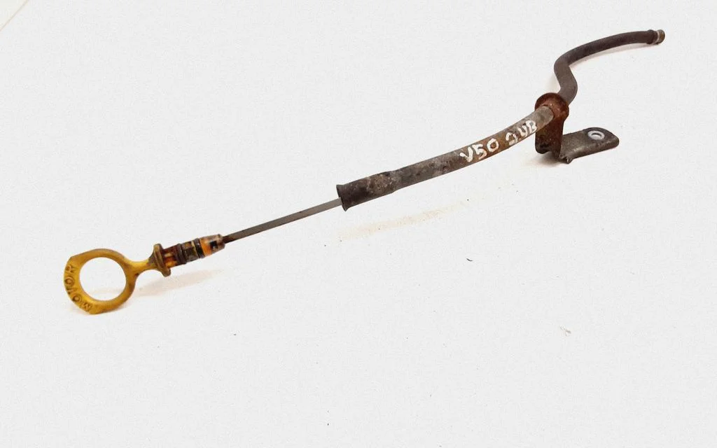 Oil level dip stick – Volvo V50 (2004-2007)