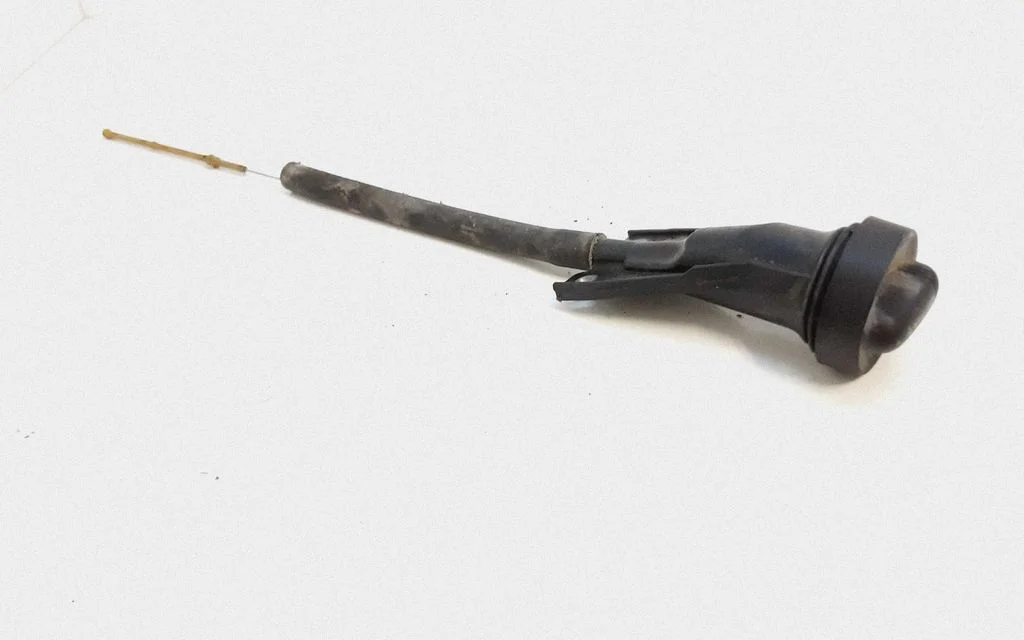 Oil level dip stick – Mercedes-Benz B-Class W246 W242 (2011-2017)