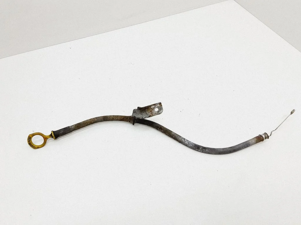 Oil level dip stick – Volvo V50 (2004-2007)