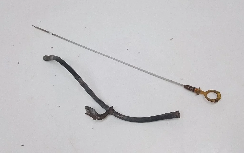 Oil level dip stick – Volvo V50 (2004-2007)