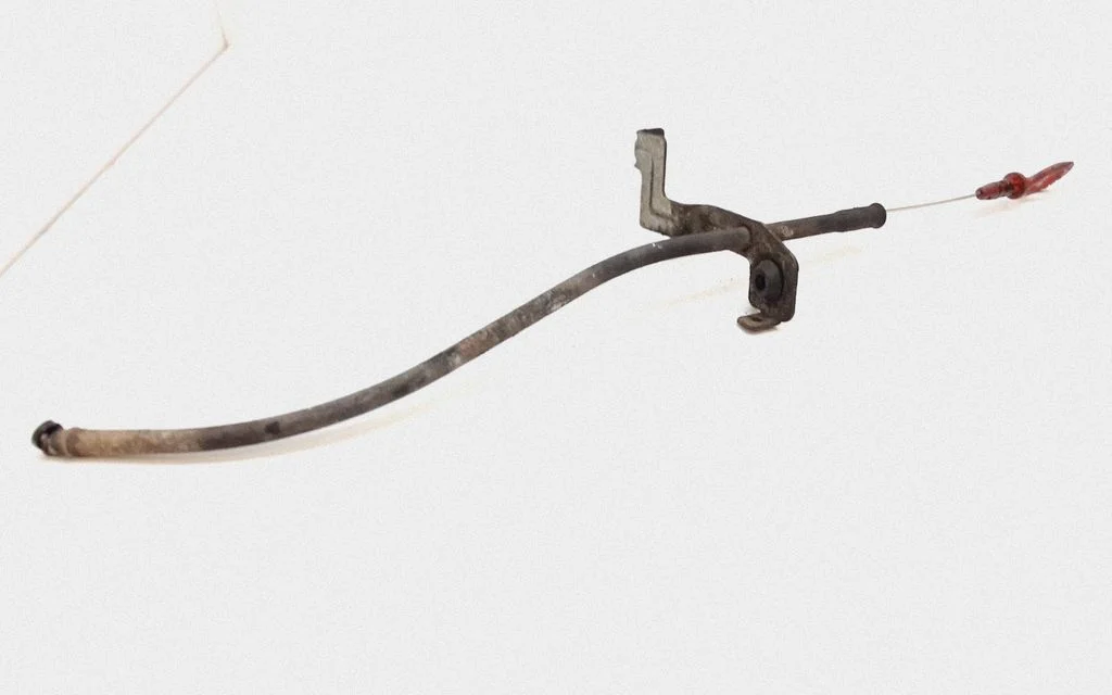 Oil level dip stick – Volvo V70 (2005-2008)