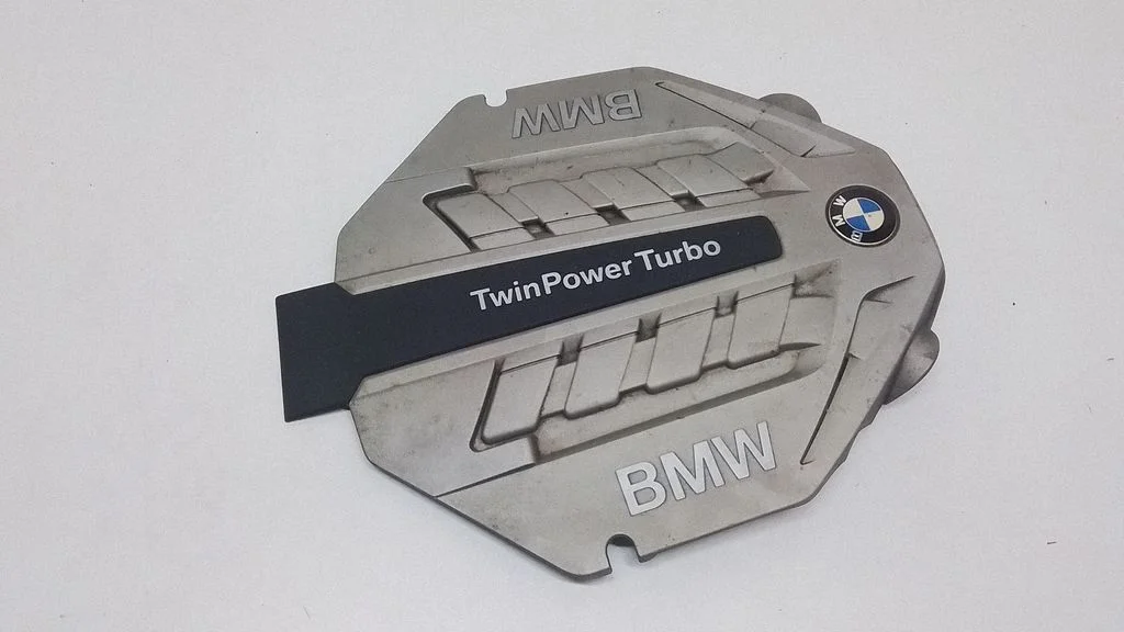 Engine cover (trim) – BMW 7 Series F01 F02 F03 F04 (2008-2016)