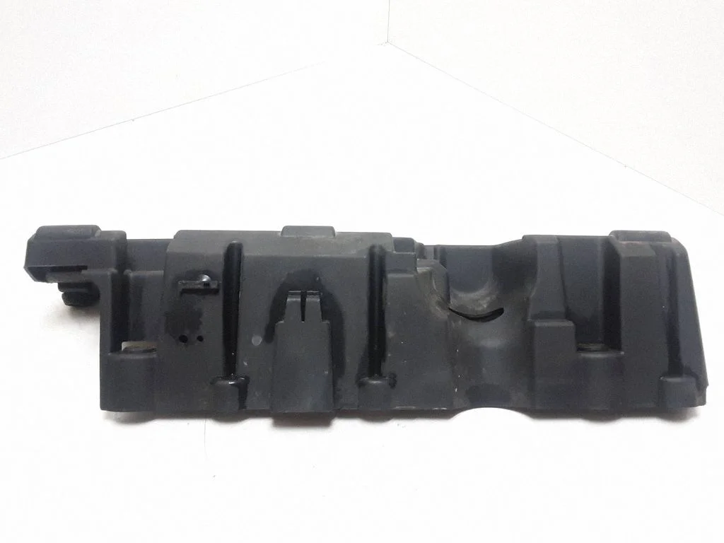 Engine cover (trim) – Volvo V70 (2005-2008)