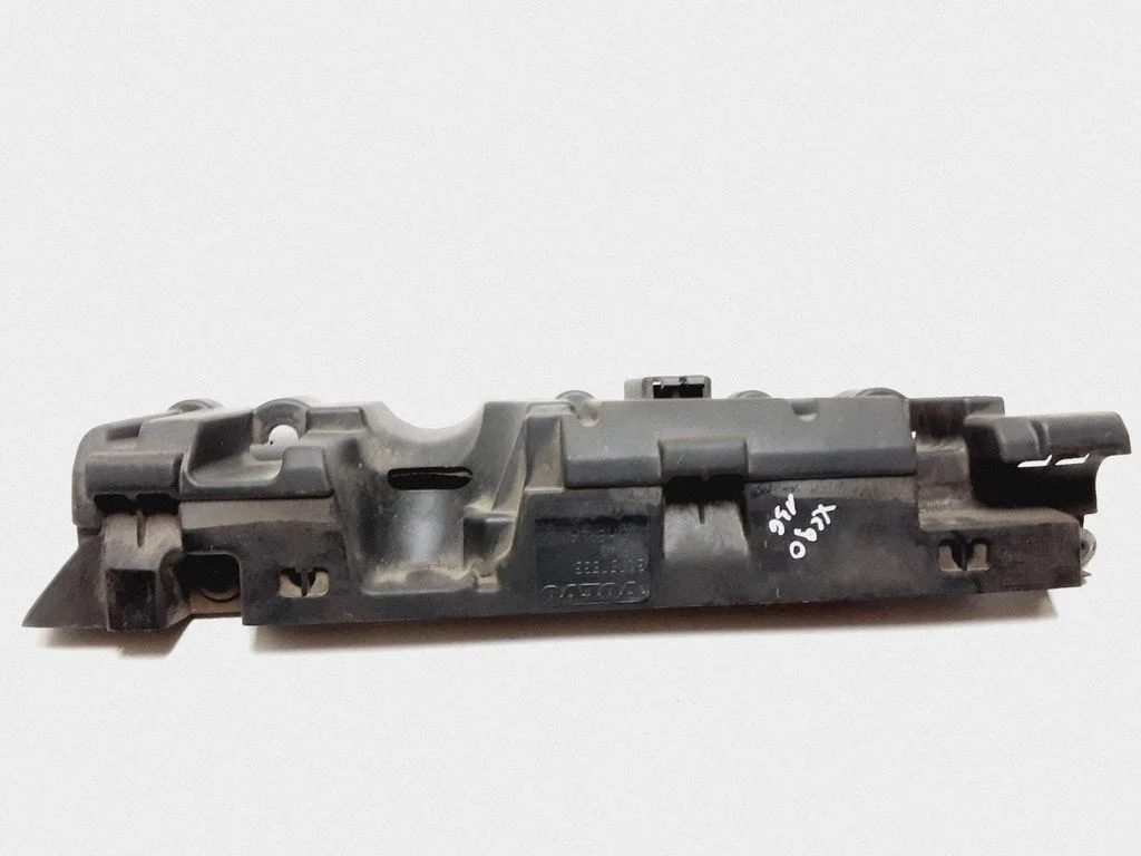 Engine cover (trim) 30757533
