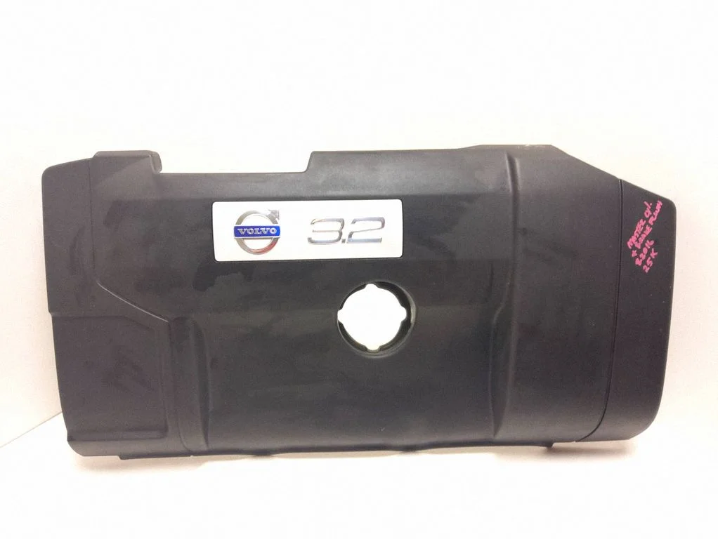 Engine cover (trim) – Volvo XC60 (2009-2013)