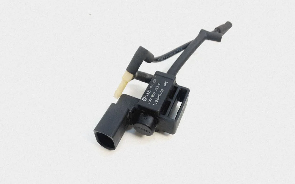 Zawór elektromagnetyczny turbo 037906283C
