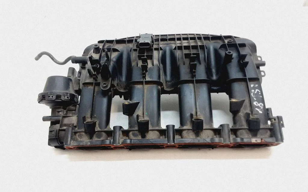Intake manifold – Volkswagen Passat CC (2008-2016)